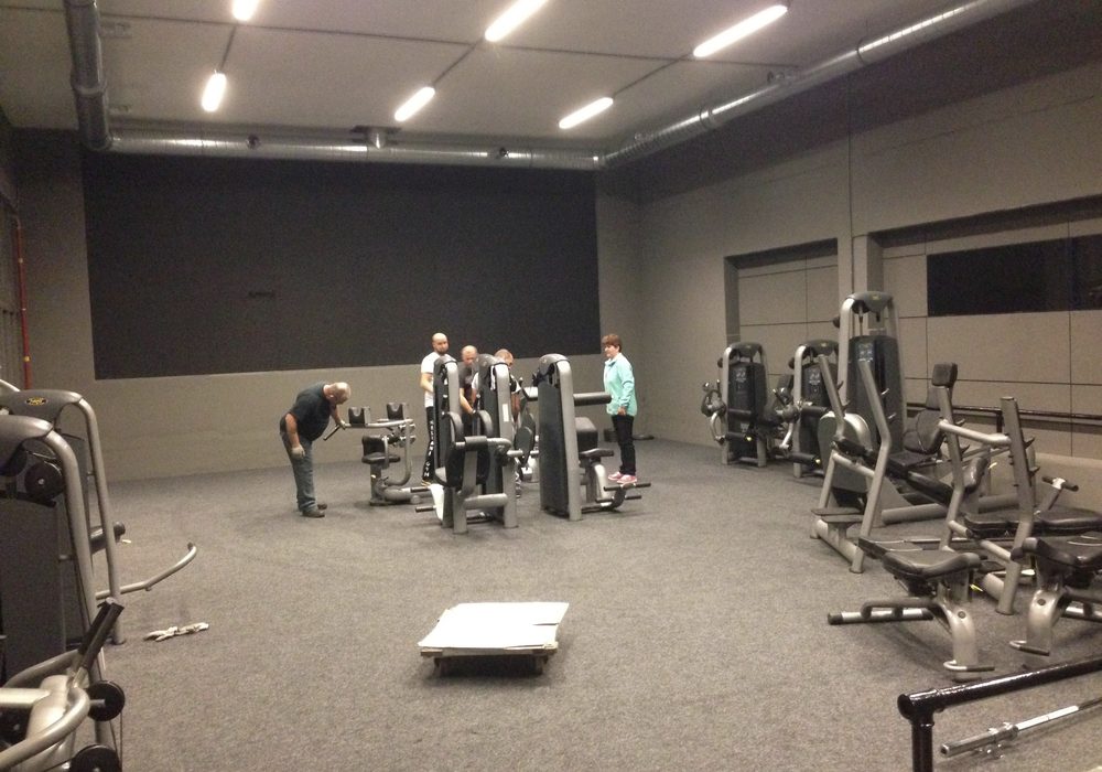 De eerste fitnessapparaten worden geplaatst, 2014